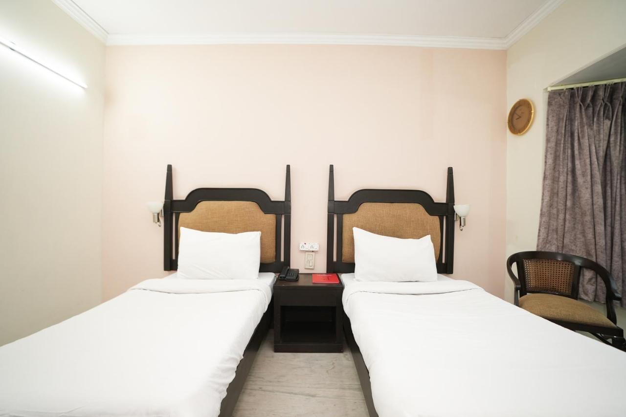 Stay Well Hotels & Homes Гургаон Экстерьер фото